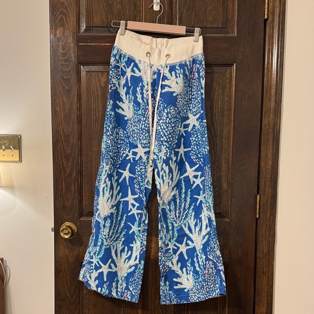 Lilly Pulitzer Blue and White Patterned Pants